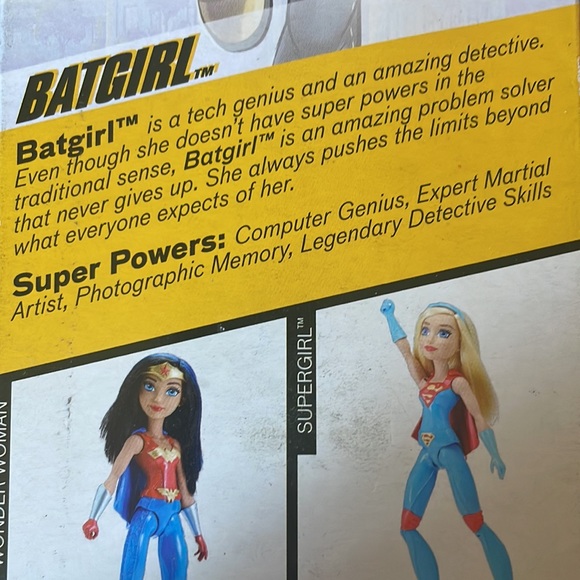 DC SUPER HERO GIRLS BATGIRL NEW IN BOX BUT CORNER OF BOX A SMALL DAMAGED AREA - Picture 9 of 9